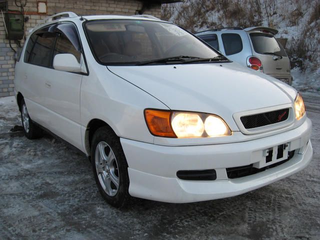 1999 Toyota Ipsum