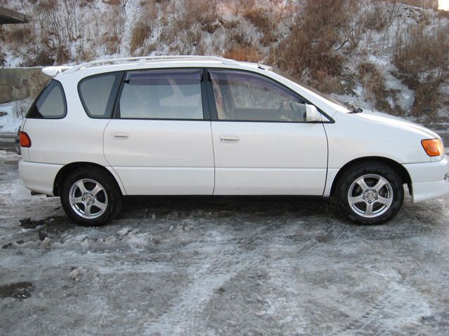 1999 Toyota Ipsum