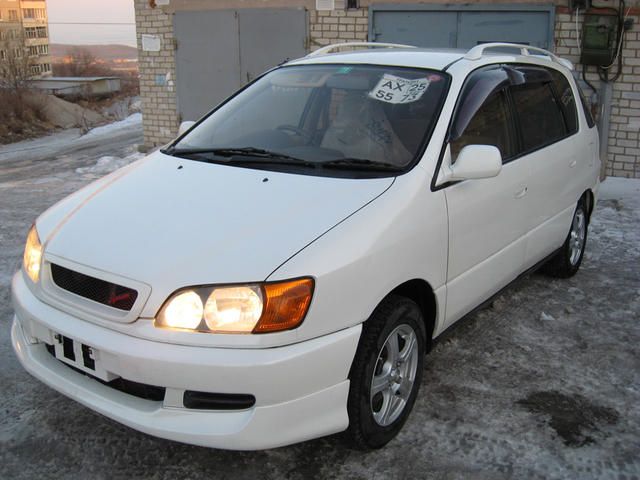 1999 Toyota Ipsum