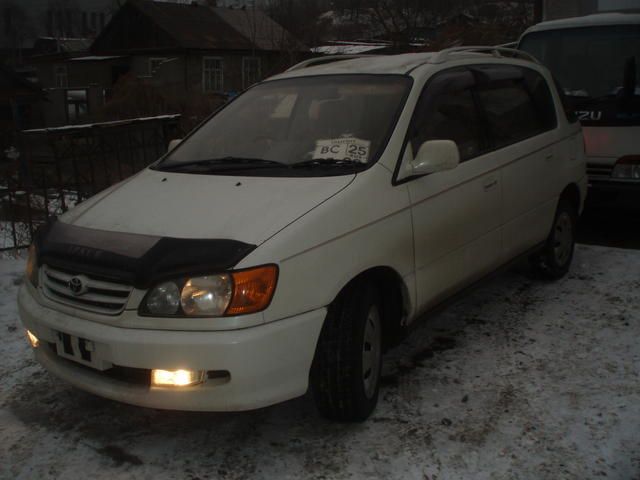 1999 Toyota Ipsum