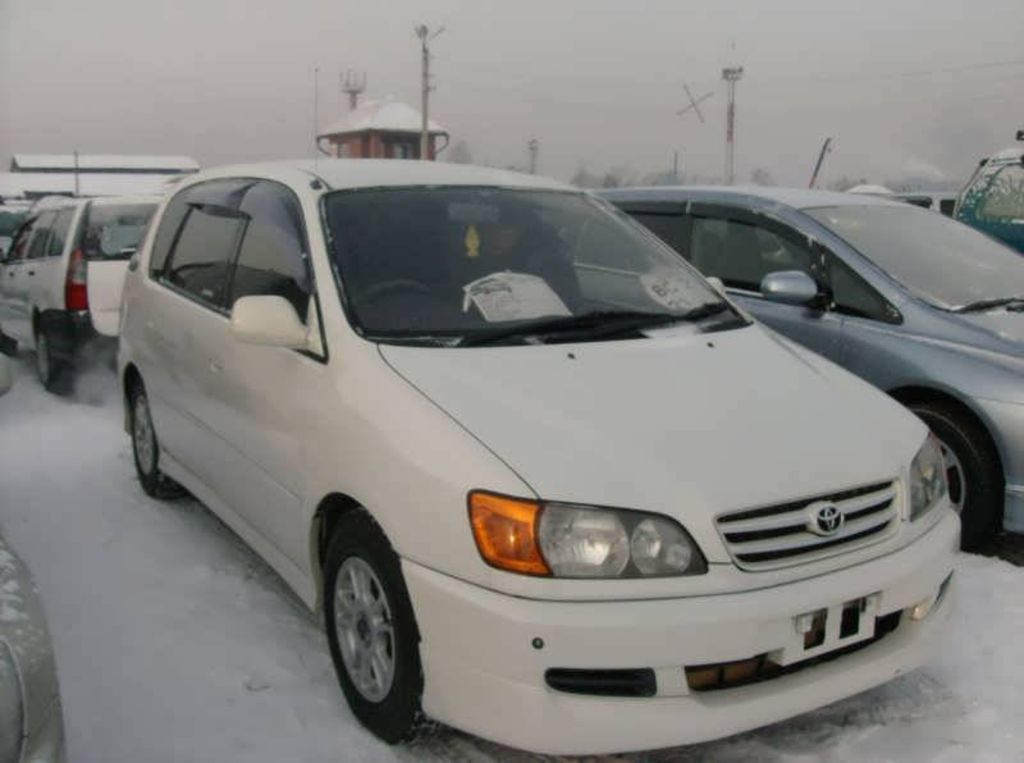 1999 Toyota Ipsum