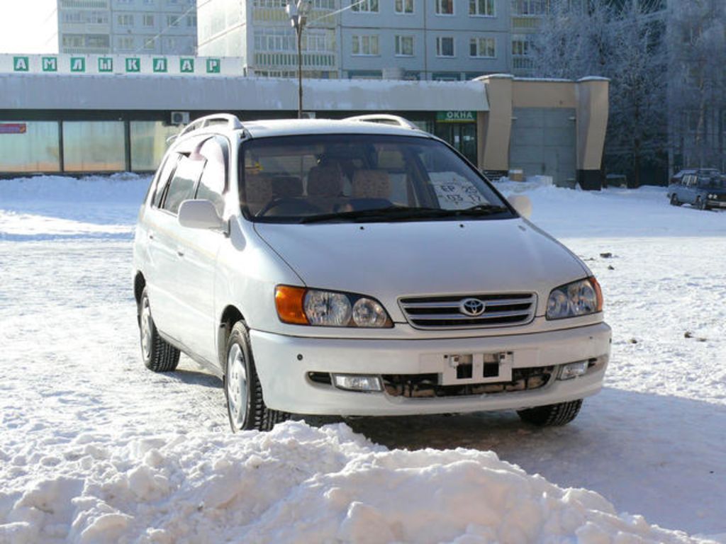 1999 Toyota Ipsum