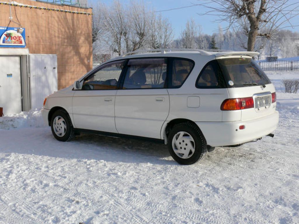 1999 Toyota Ipsum