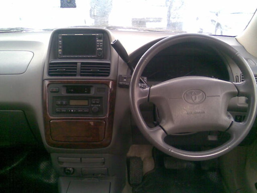 1999 Toyota Ipsum