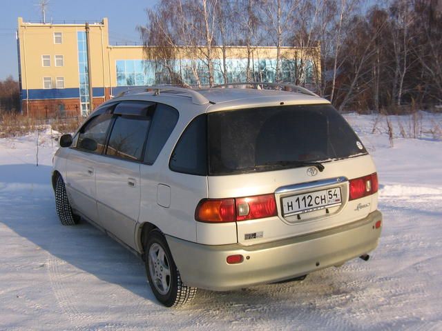 1999 Toyota Ipsum