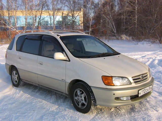 1999 Toyota Ipsum