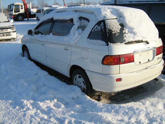 1999 Toyota Ipsum