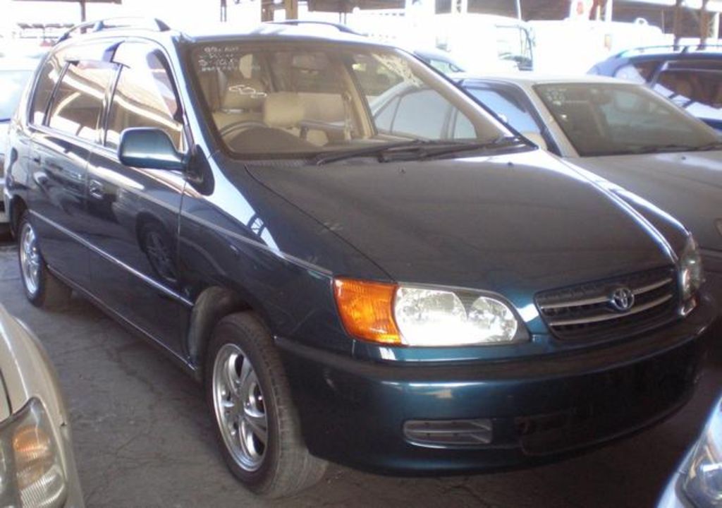 1999 Toyota Ipsum