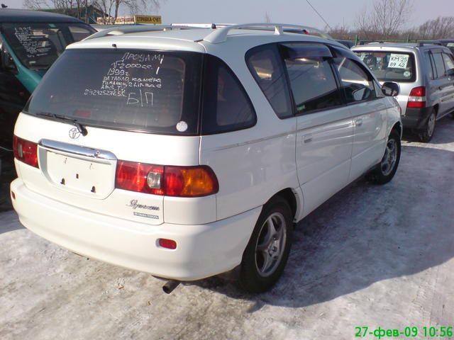 1999 Toyota Ipsum