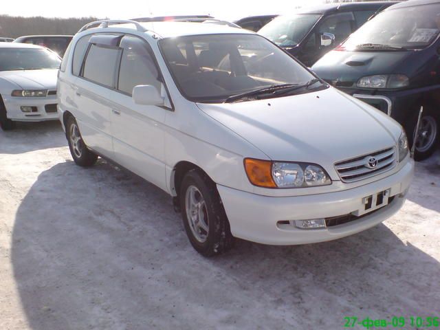 1999 Toyota Ipsum