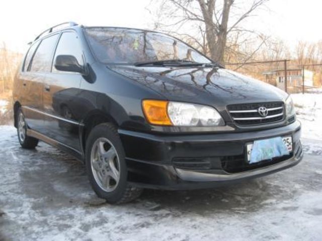 1999 Toyota Ipsum