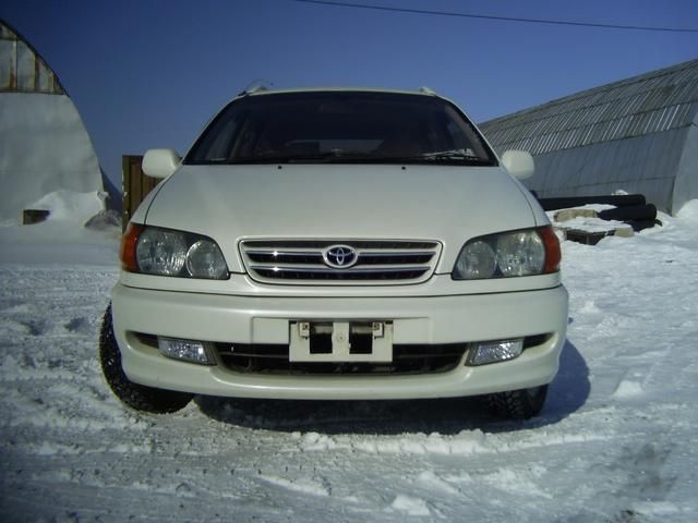 1999 Toyota Ipsum