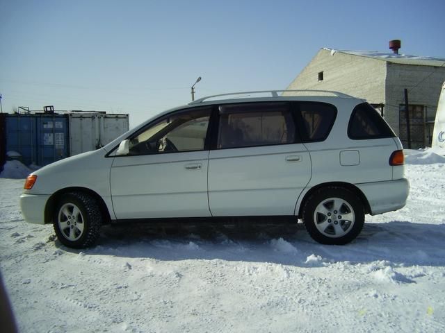 1999 Toyota Ipsum