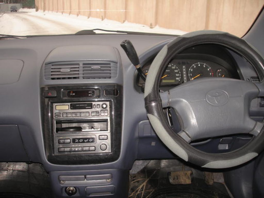 1999 Toyota Ipsum