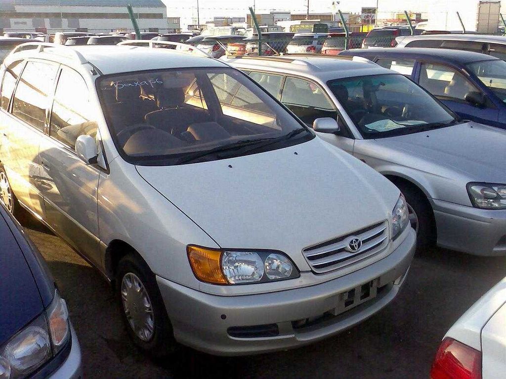 1999 Toyota Ipsum