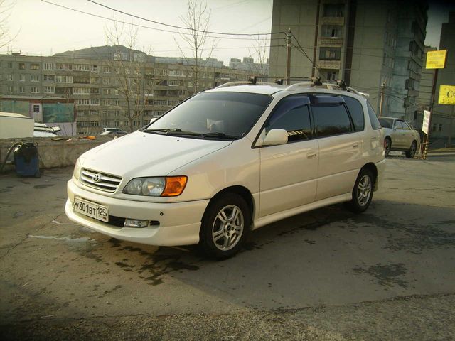 1999 Toyota Ipsum