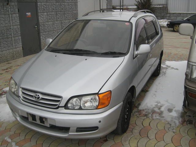 1999 Toyota Ipsum