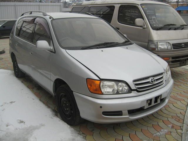 1999 Toyota Ipsum