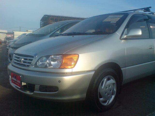 1999 Toyota Ipsum