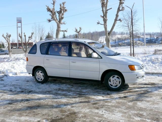 1999 Toyota Ipsum