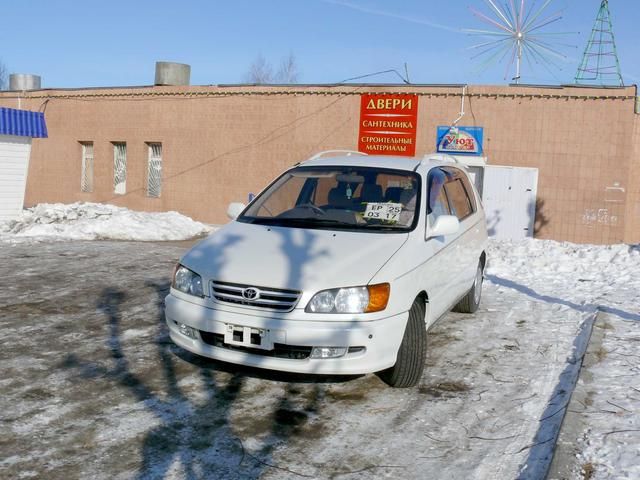1999 Toyota Ipsum