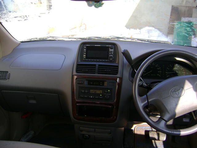 1999 Toyota Ipsum