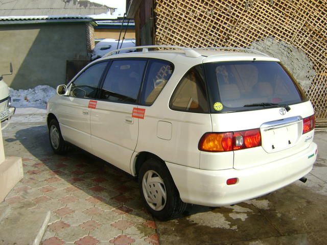 1999 Toyota Ipsum