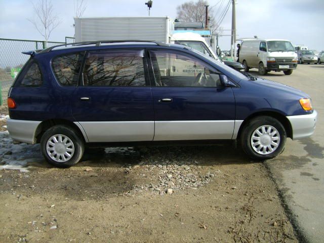 1999 Toyota Ipsum