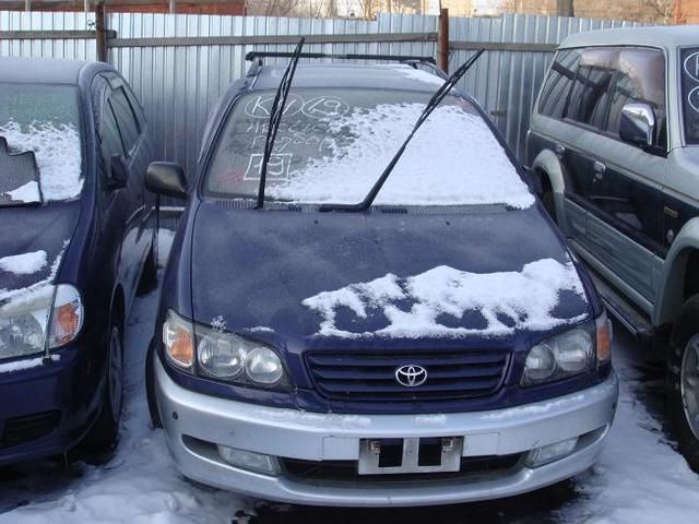 1999 Toyota Ipsum