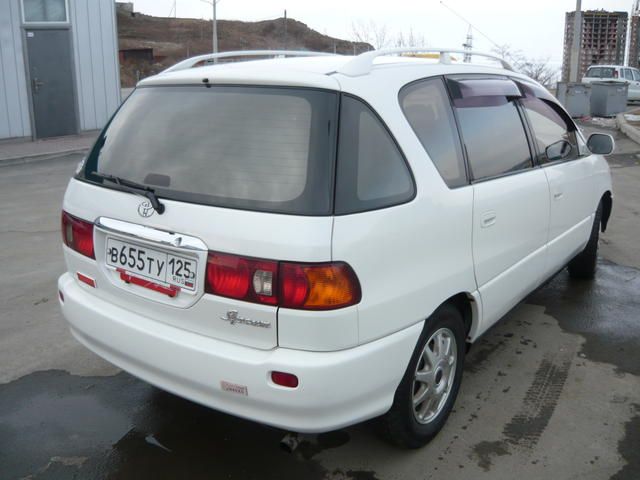 1999 Toyota Ipsum