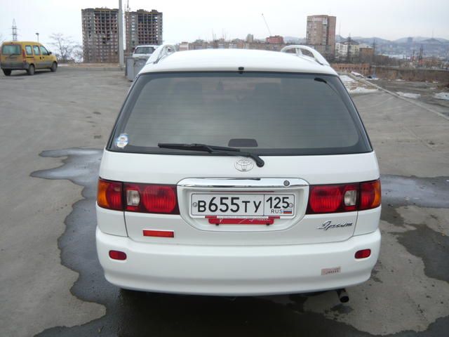 1999 Toyota Ipsum