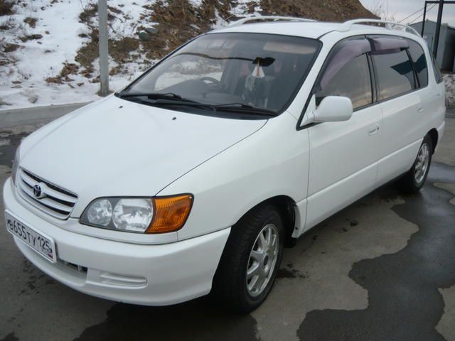 1999 Toyota Ipsum