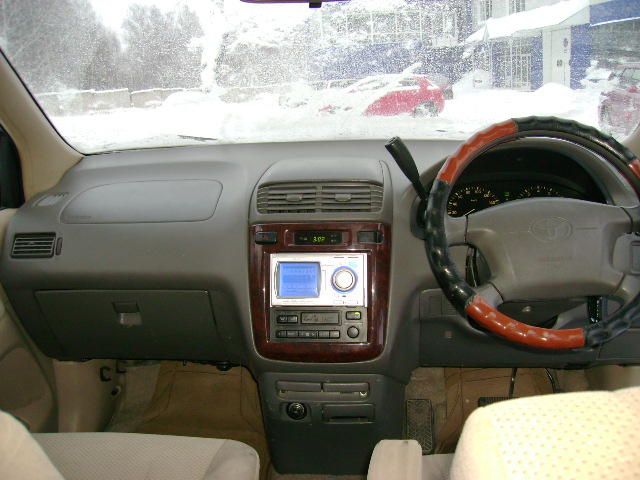 1999 Toyota Ipsum