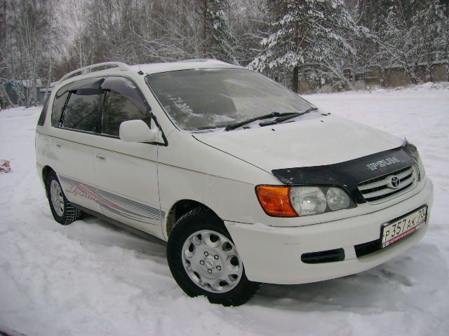 1999 Toyota Ipsum