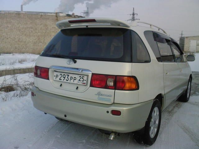 1999 Toyota Ipsum