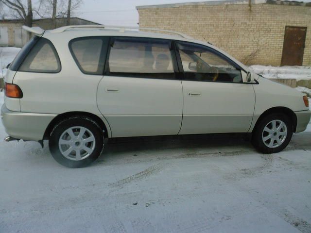 1999 Toyota Ipsum
