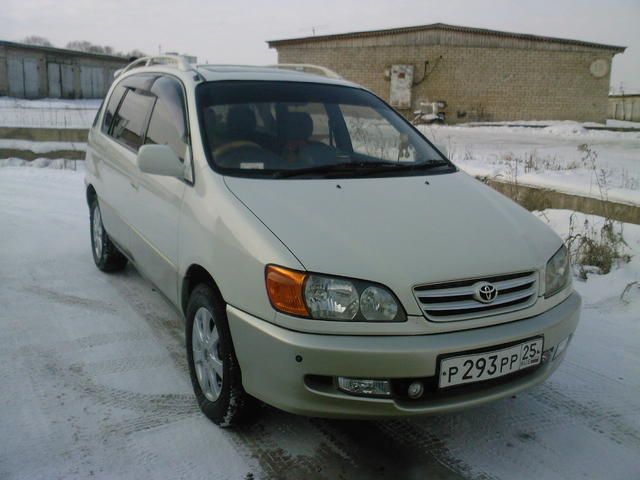 1999 Toyota Ipsum