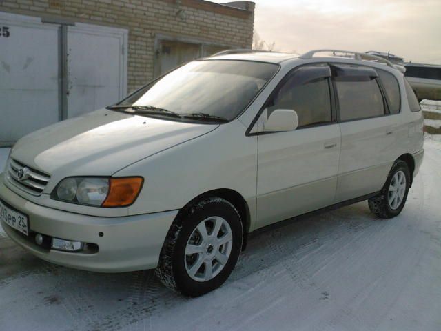 1999 Toyota Ipsum