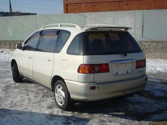 1999 Toyota Ipsum