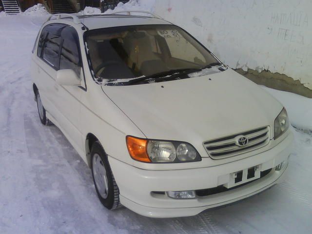 1999 Toyota Ipsum