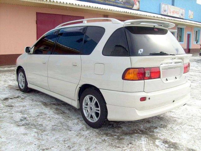1999 Toyota Ipsum