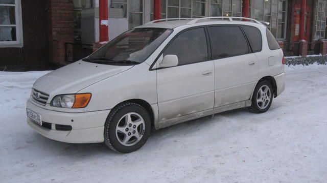 1999 Toyota Ipsum