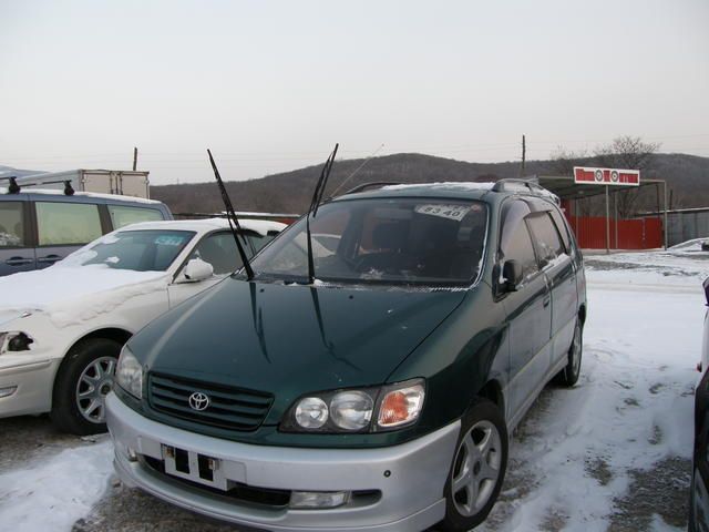 1999 Toyota Ipsum