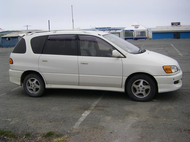 1999 Toyota Ipsum