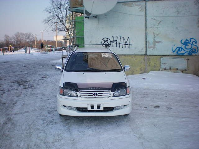 1999 Toyota Ipsum