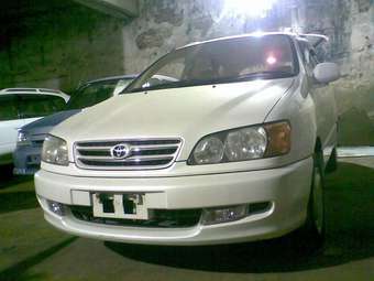 1999 Toyota Ipsum