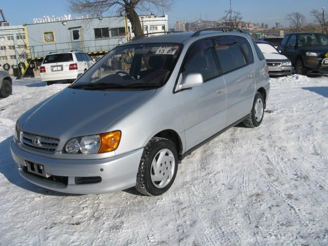 1999 Toyota Ipsum