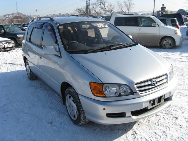 1999 Toyota Ipsum