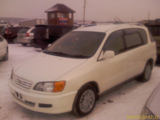 1999 Toyota Ipsum