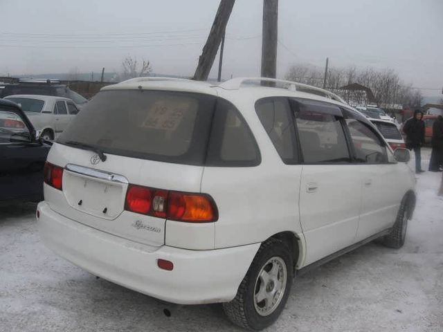 1999 Toyota Ipsum